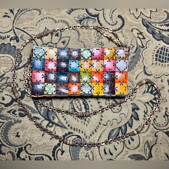 Handcrafted Coconut Shell Purse - Picture 3 of 15